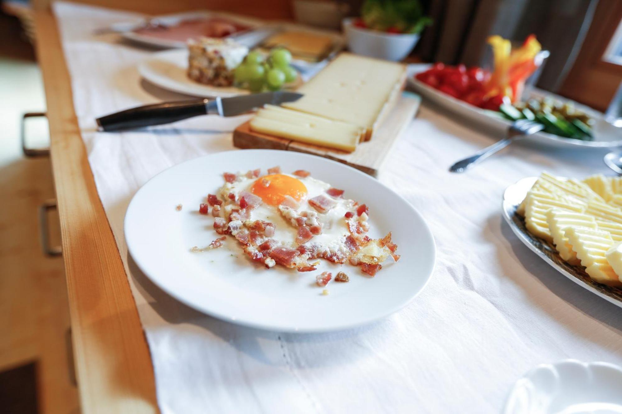 Fruehstueckspension Sonnblick Stuben am Arlberg Ngoại thất bức ảnh